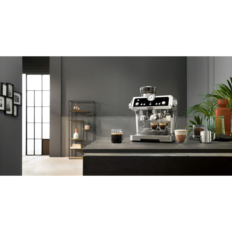 De'Longhi La Specialista Prestigo Sensor Grinding, Milk Frothing Espresso Machine EC9355M